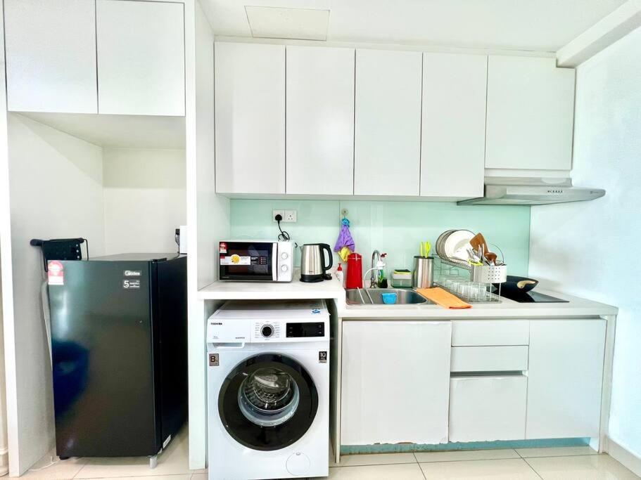 T3 1-10 Pax Trefoil 2Room Setia Alam Cozy Home Wifi Tv Luaran gambar