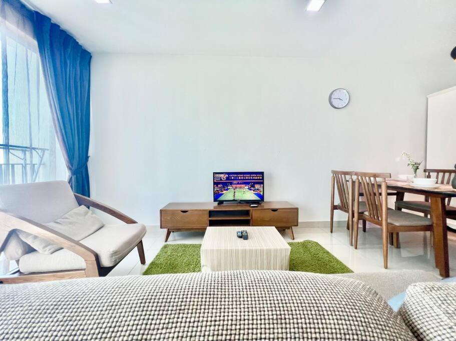 T3 1-10 Pax Trefoil 2Room Setia Alam Cozy Home Wifi Tv Luaran gambar